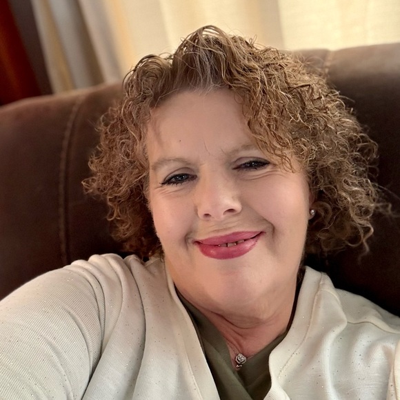 Meet your Posher, Cheyl - Picture 6 of 6